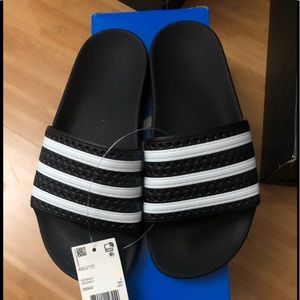 Brand new adidas adilette slides 🖤🤍